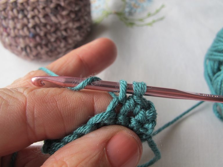Double crochet step4