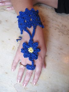 floral hand/wrist/ring crochet cuff