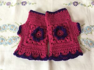 Pink and purple Flora mittens