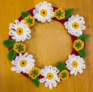 Buttercups and daisies wreath