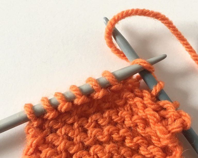 Knit stitch step 3