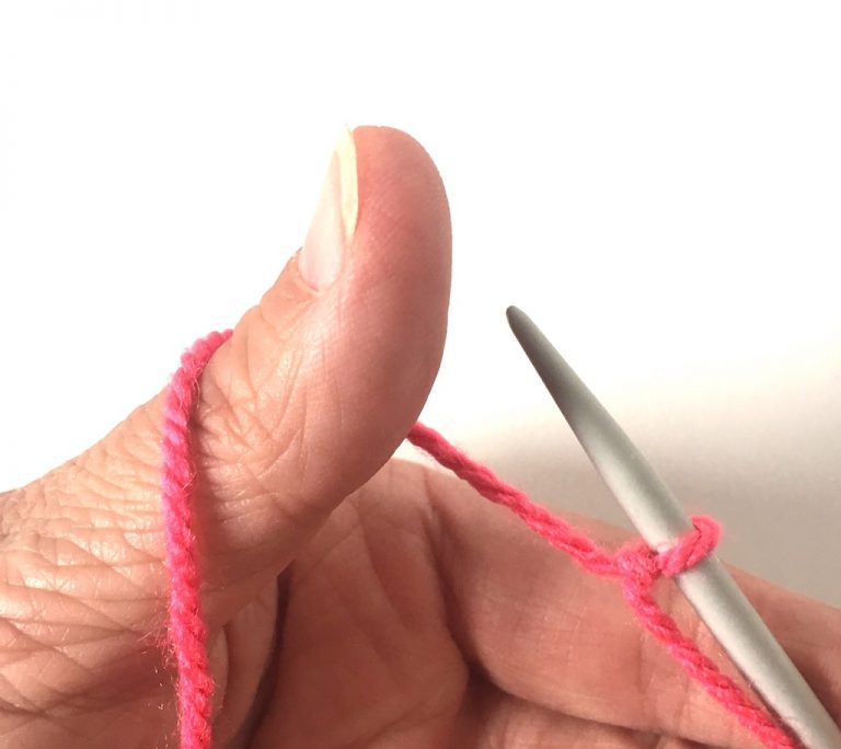 Thumb cast on step 1